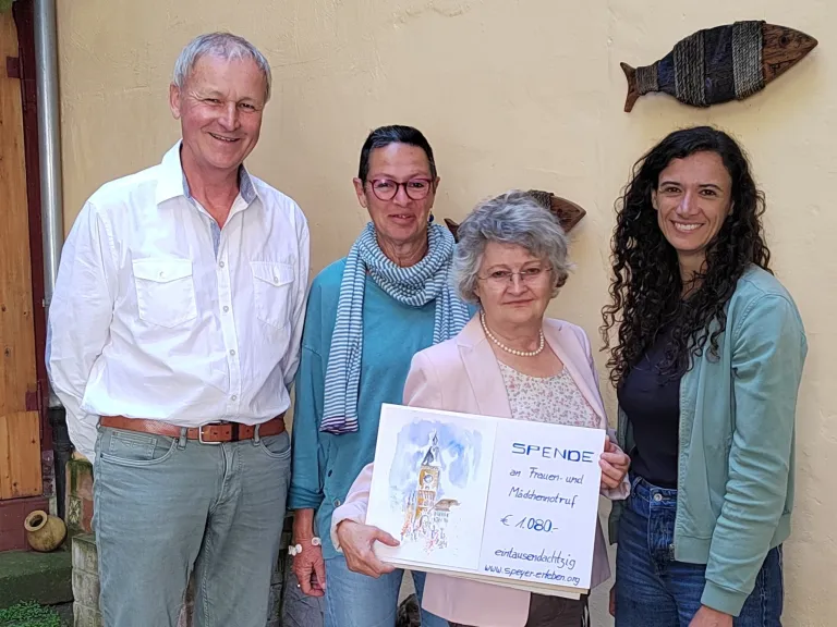 Foto von der Spendenübergabe